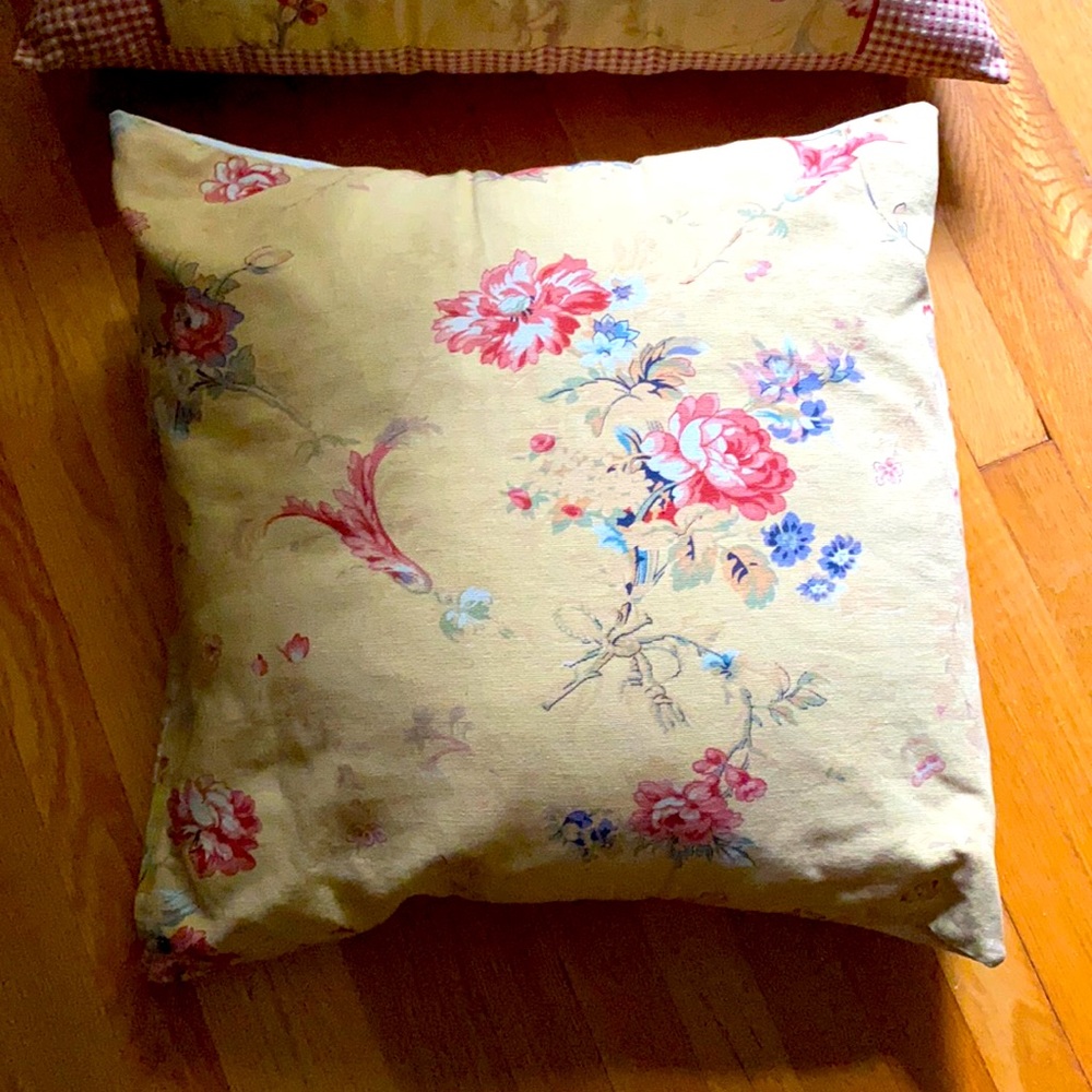 Custom made pillow